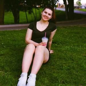 Meet your Posher, Lara